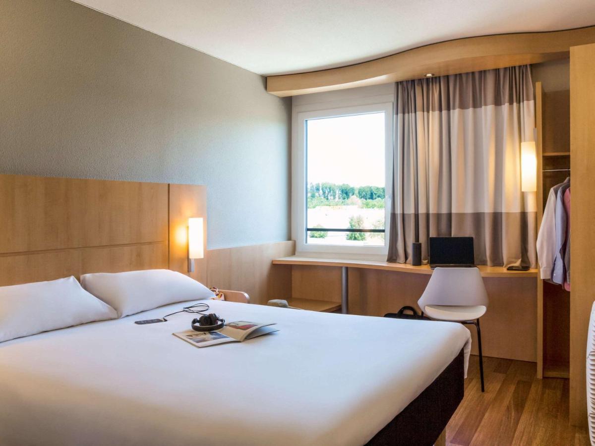 Ibis Lausanne Crissier Exterior photo