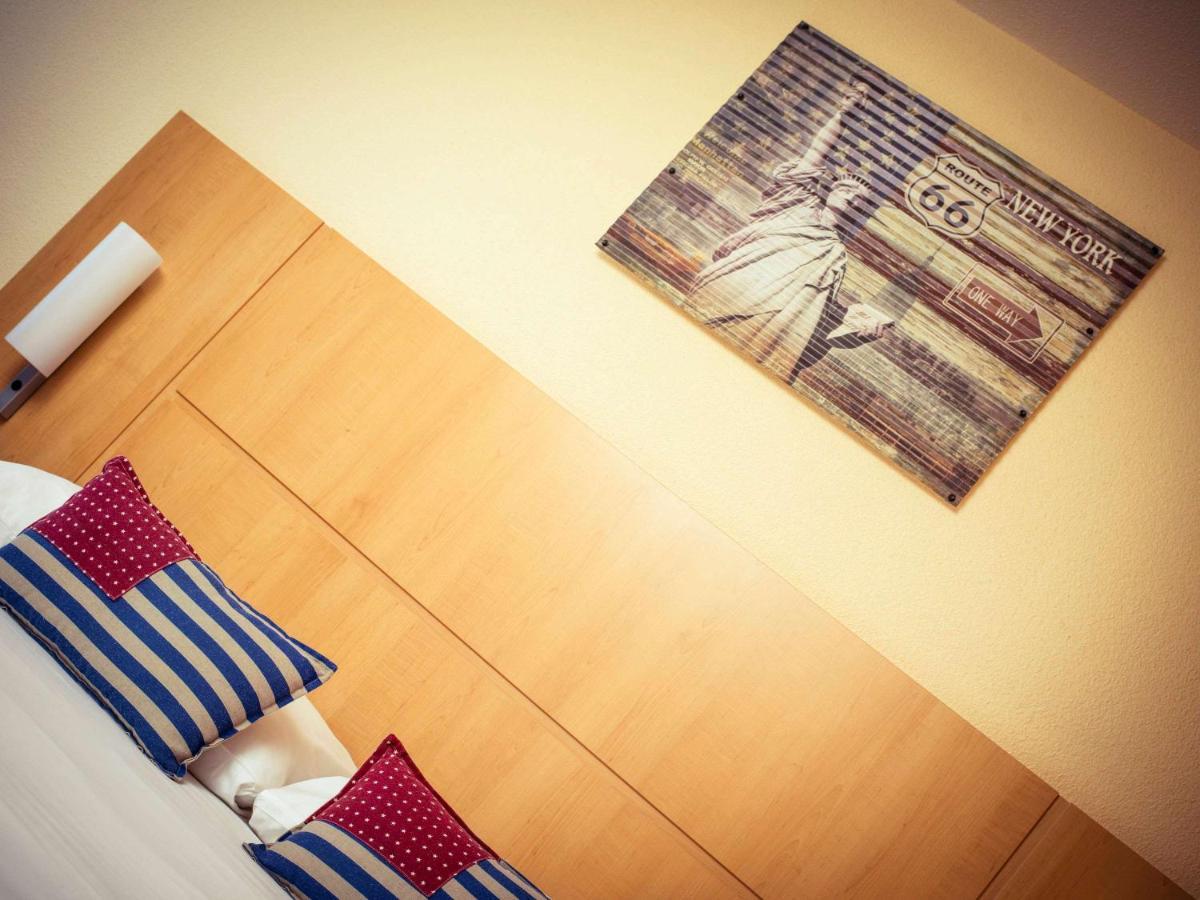 Ibis Lausanne Crissier Exterior photo