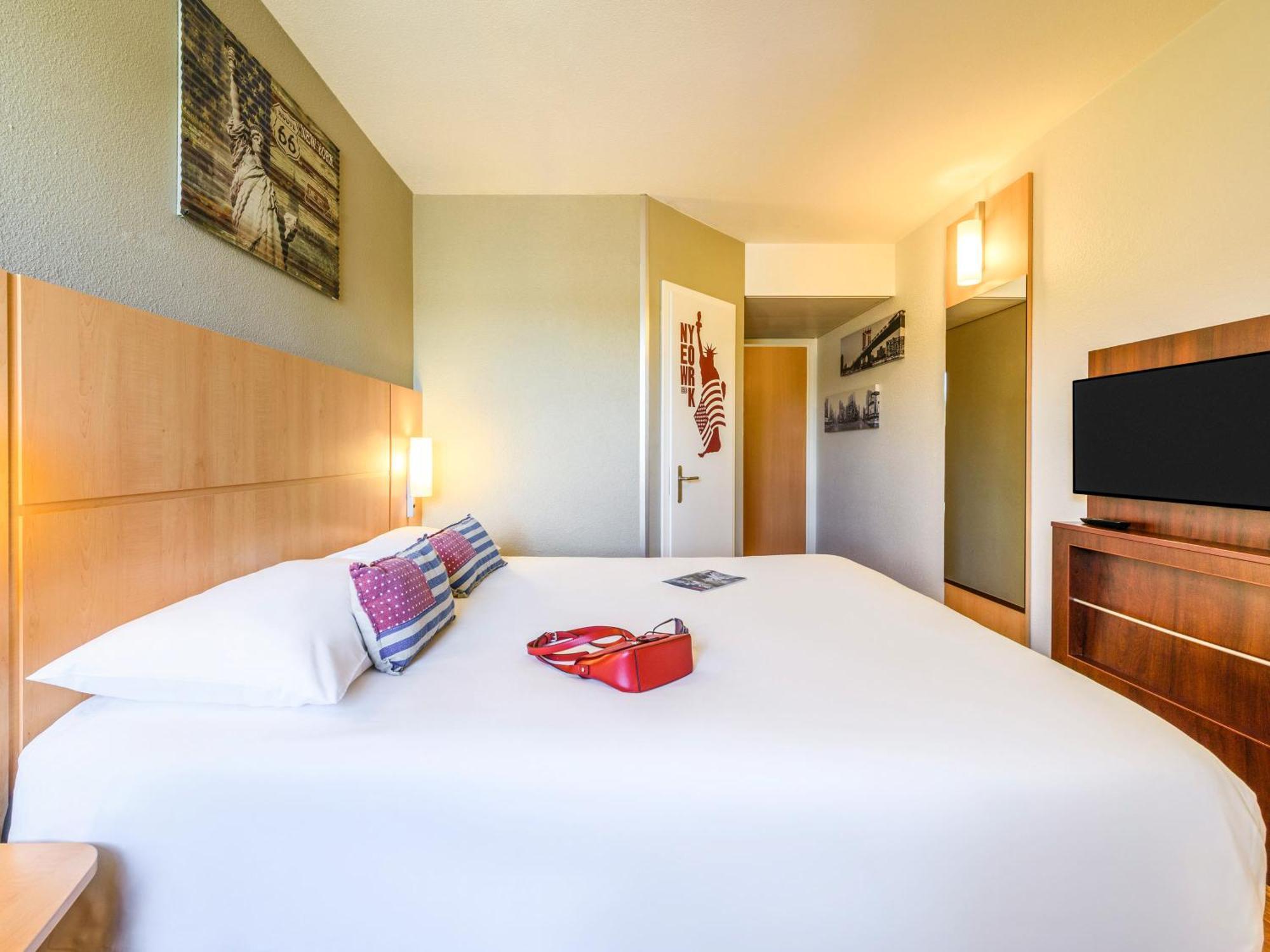 Ibis Lausanne Crissier Exterior photo