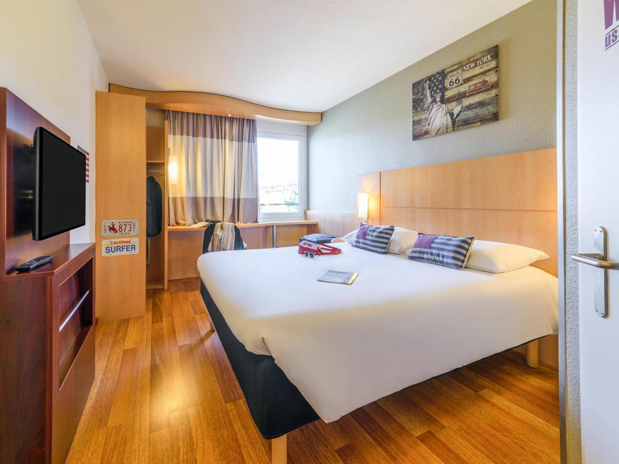 Ibis Lausanne Crissier Exterior photo