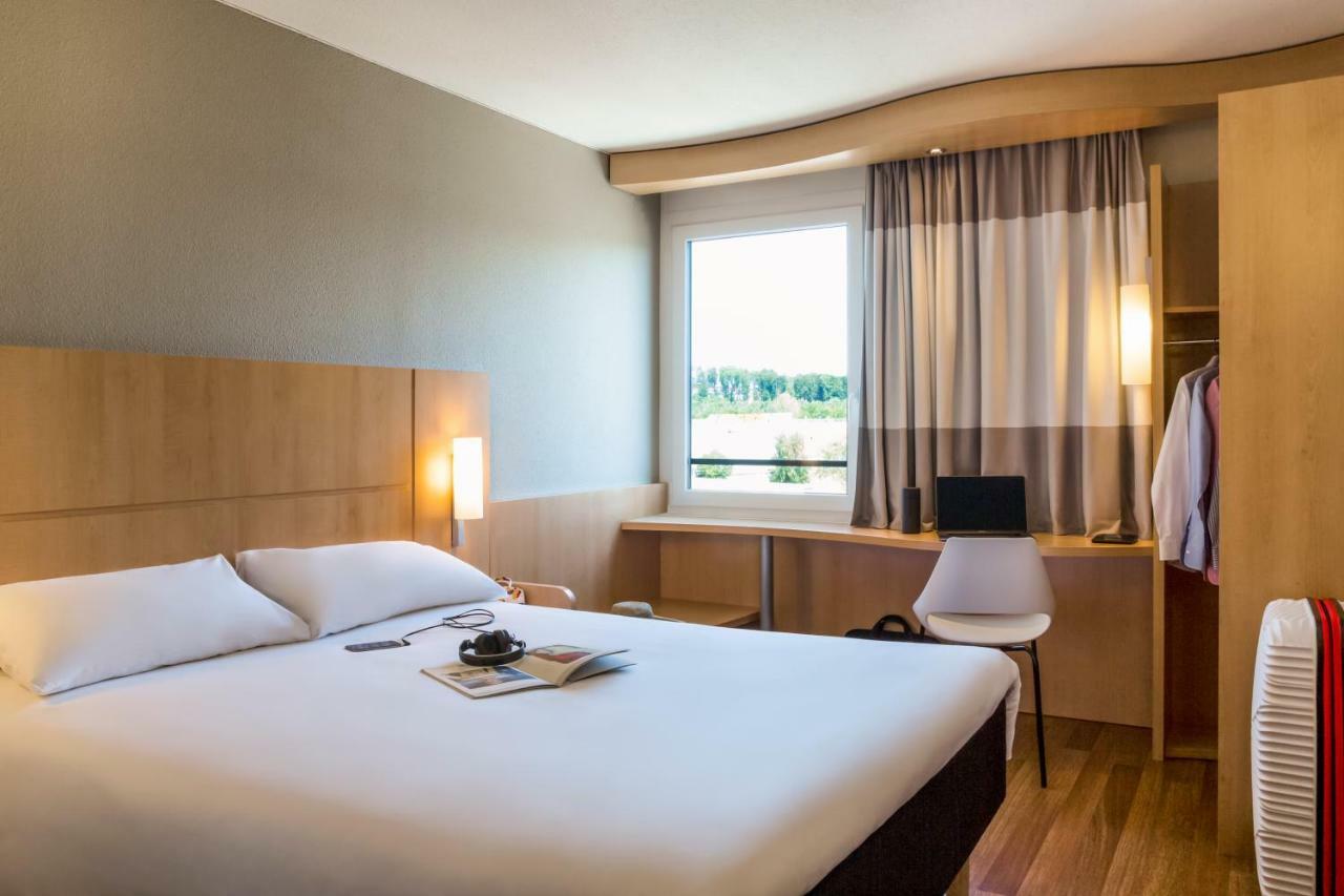 Ibis Lausanne Crissier Exterior photo